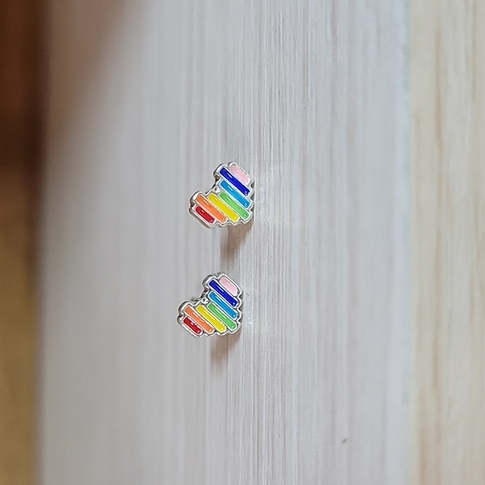 🔥LAST PAIR🔥 TINY RAINBOW HEART STUD EARRINGS - Picture 4 of 5